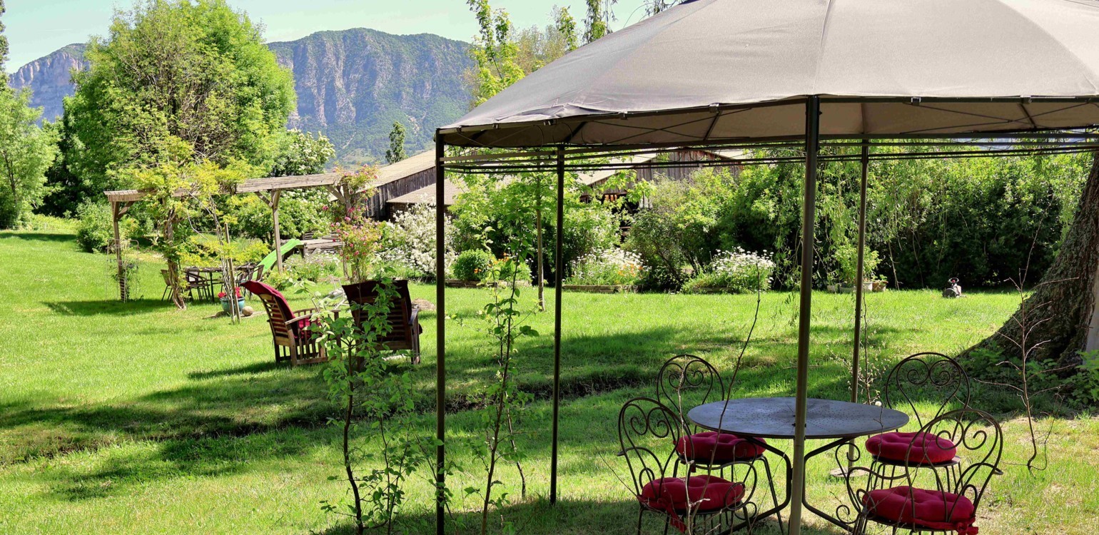 14-chambredhote-vue-synclinalde saou.jpg