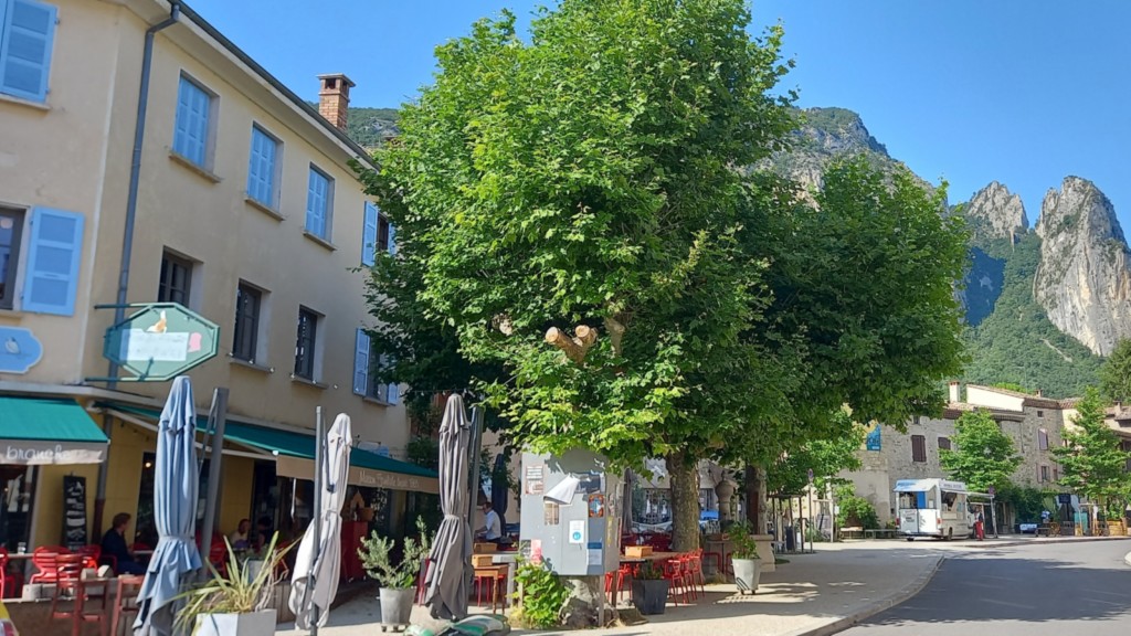 Restaurant L'Oiseau sur sa branche Saouu