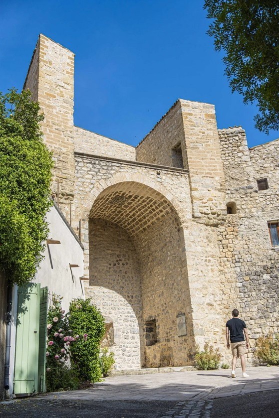 Buis-les-Baronnies Buis-les-Baronnies porte médiévale