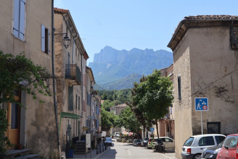 Vue sur le Synclinal de Saoû depuis la Montagne de Saint Maurice Saillans