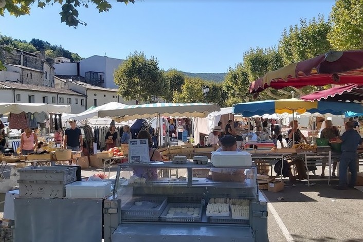 Marché Nyons jeudi matin
